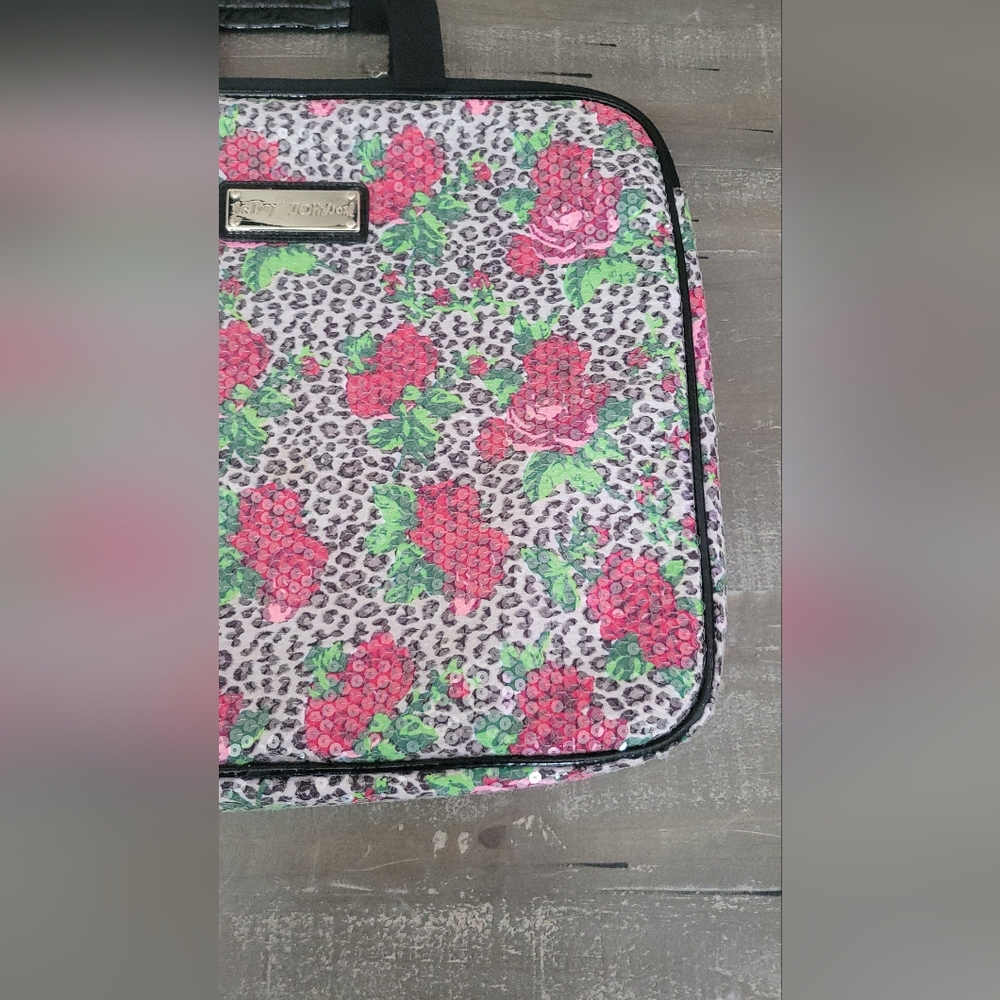 Betsey Johnson Roses & Cheetah Laptop Computer Case - Picture 3 of 16
